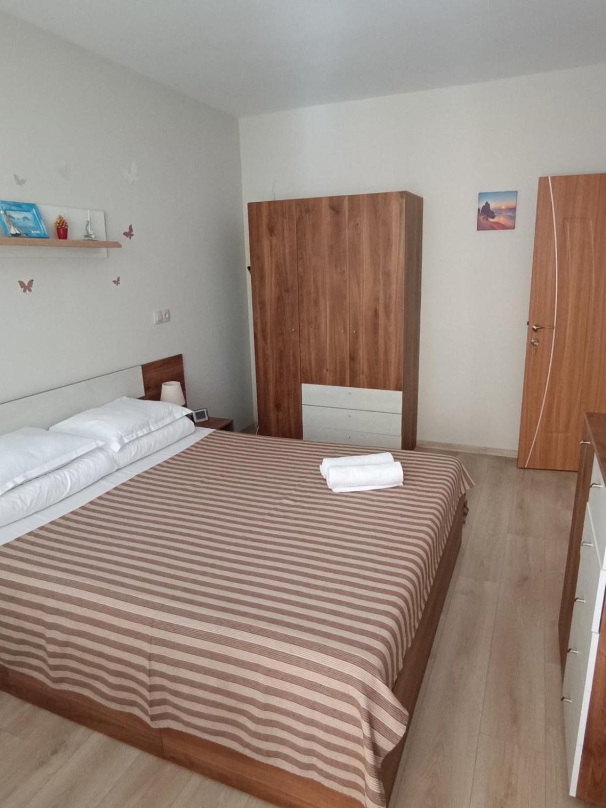 Megi Luxury Apartments Pomorie Extérieur photo