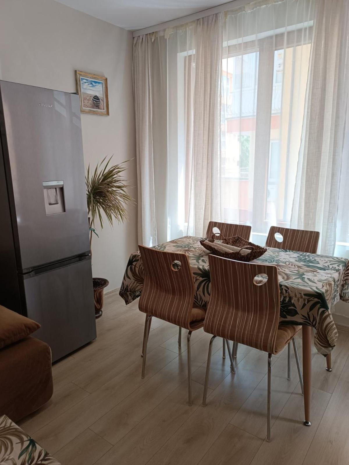 Megi Luxury Apartments Pomorie Extérieur photo
